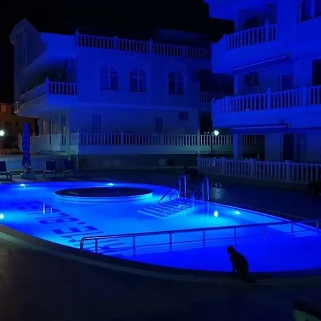 Beautiful 1 Bed Apt, Walking Distance To Sea Ra 公寓 *